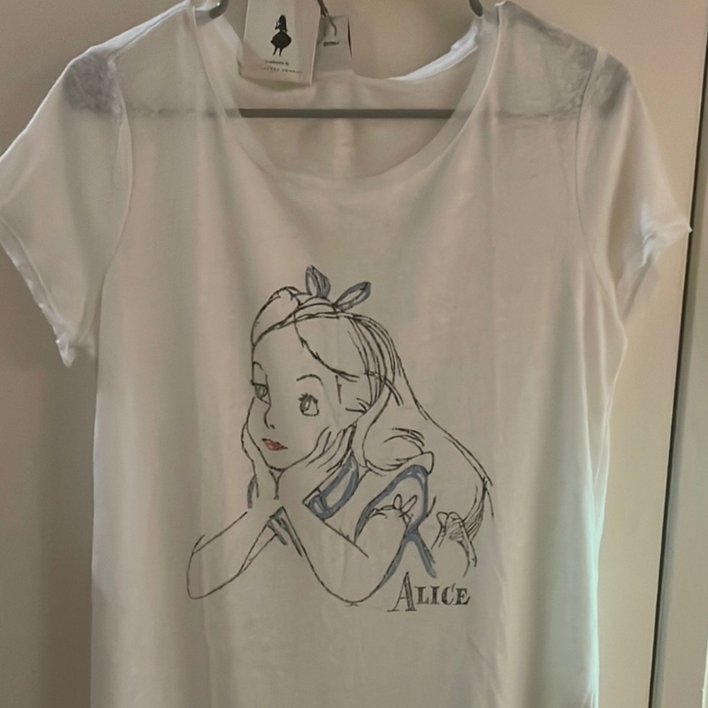 NWT Alice In Wonderland Shirt - Size M - Picture 11 of 12